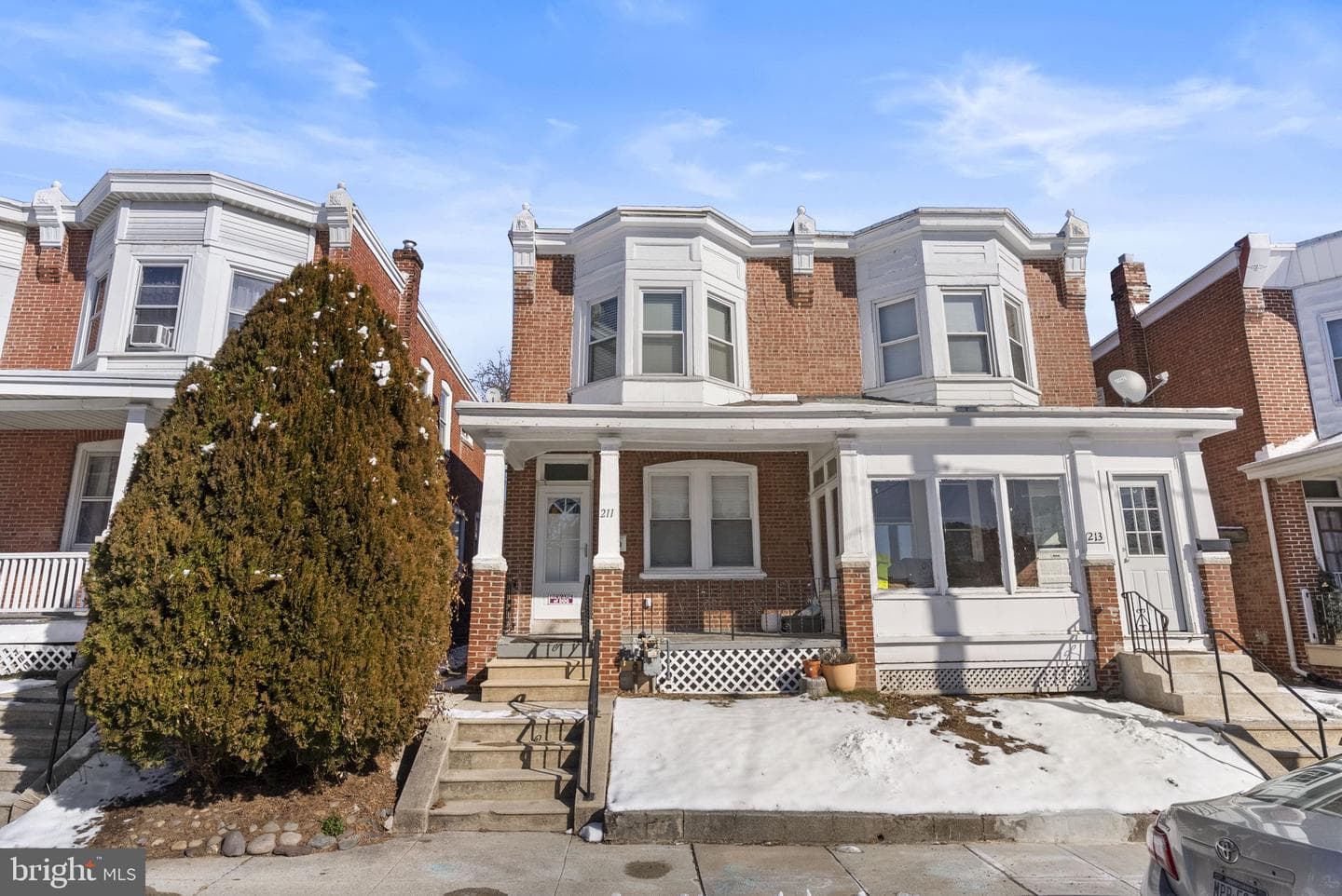 211 E Poplar Street photo 1