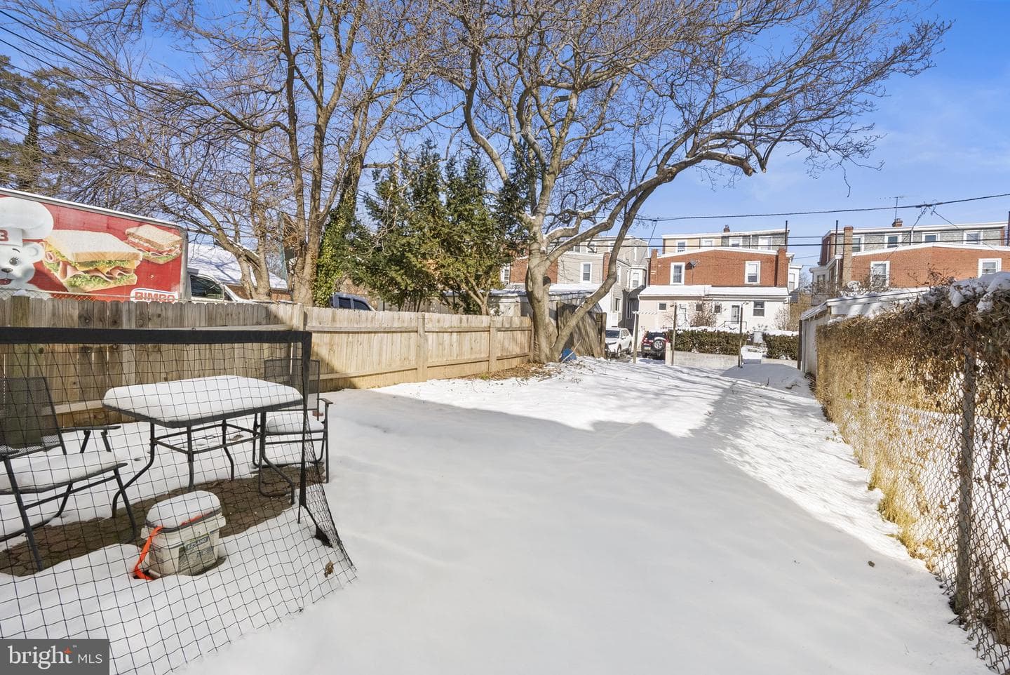 211 E Poplar Street photo 16