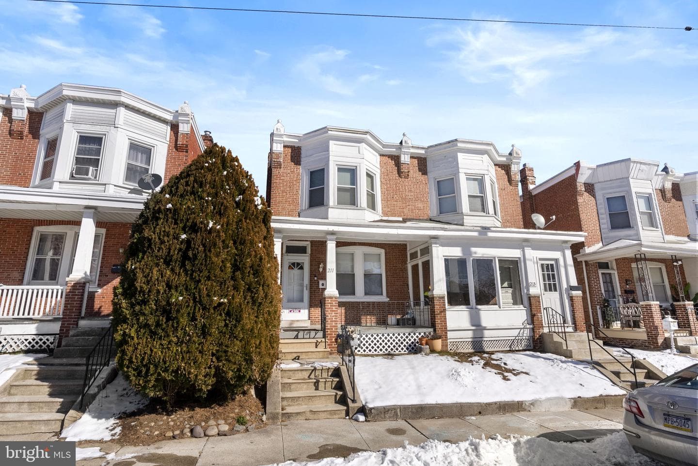 211 E Poplar Street photo 2