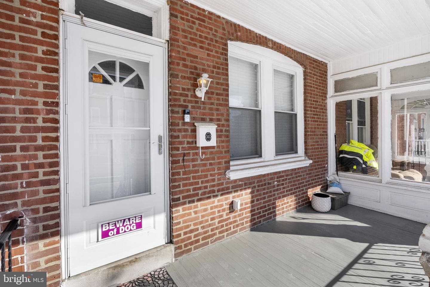 211 E Poplar Street photo 3