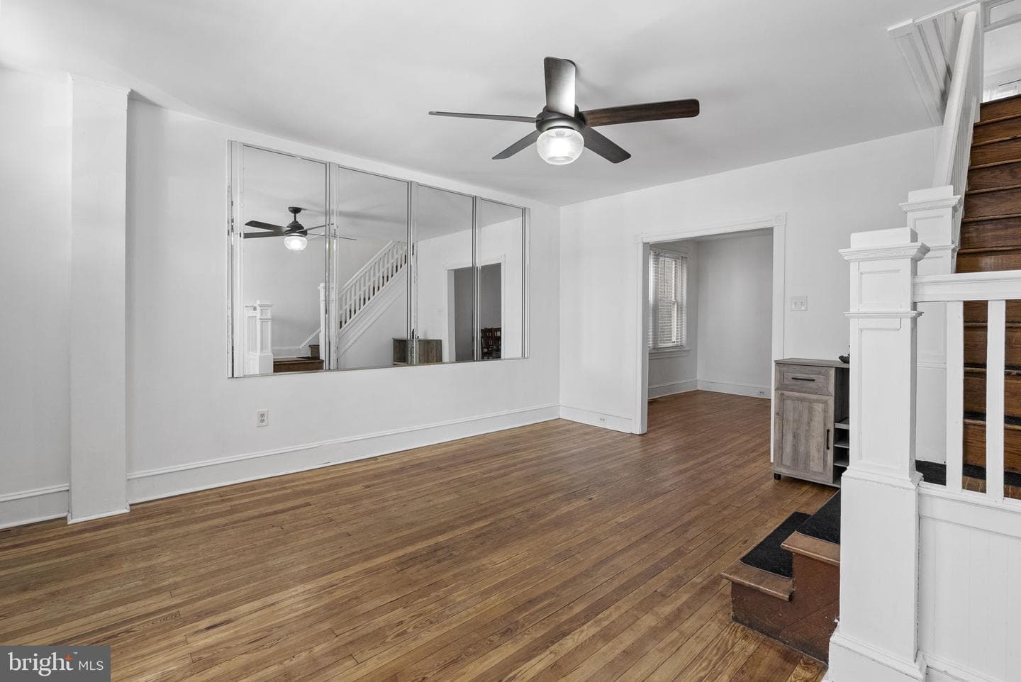 211 E Poplar Street photo 6