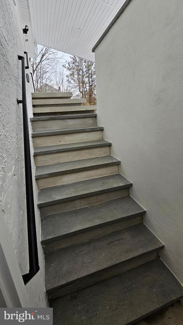 113 E Vine Street photo 30