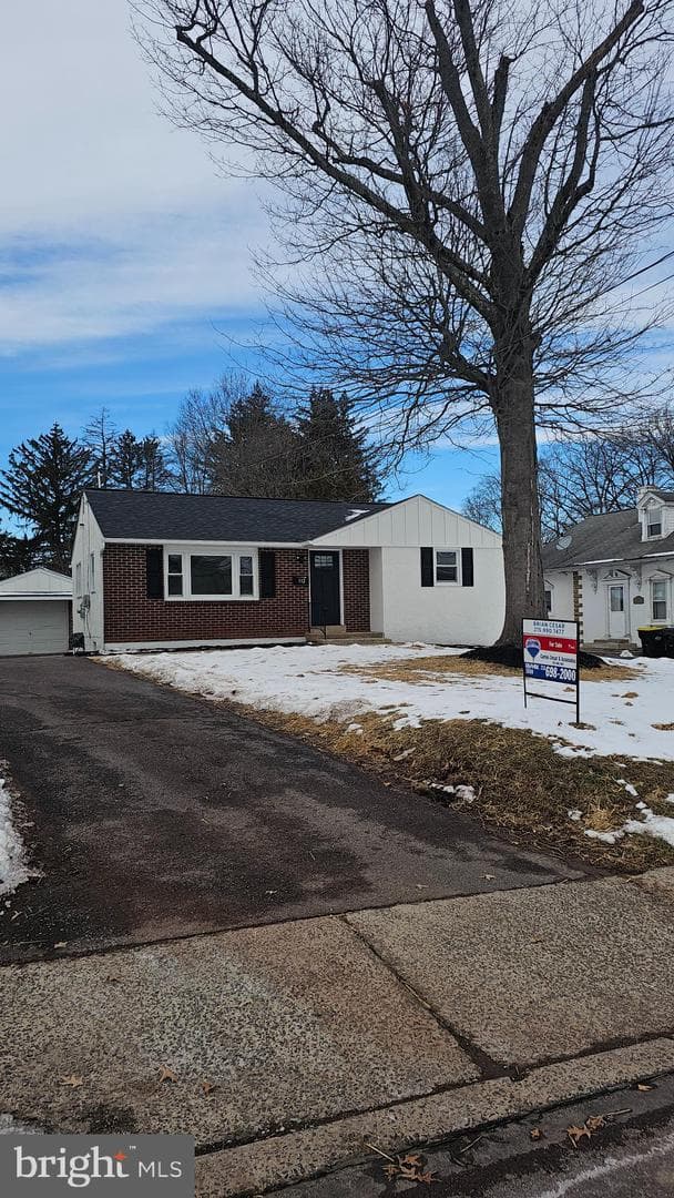 113 E Vine Street photo 50
