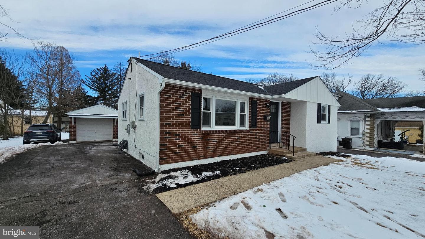 113 E Vine Street photo 51