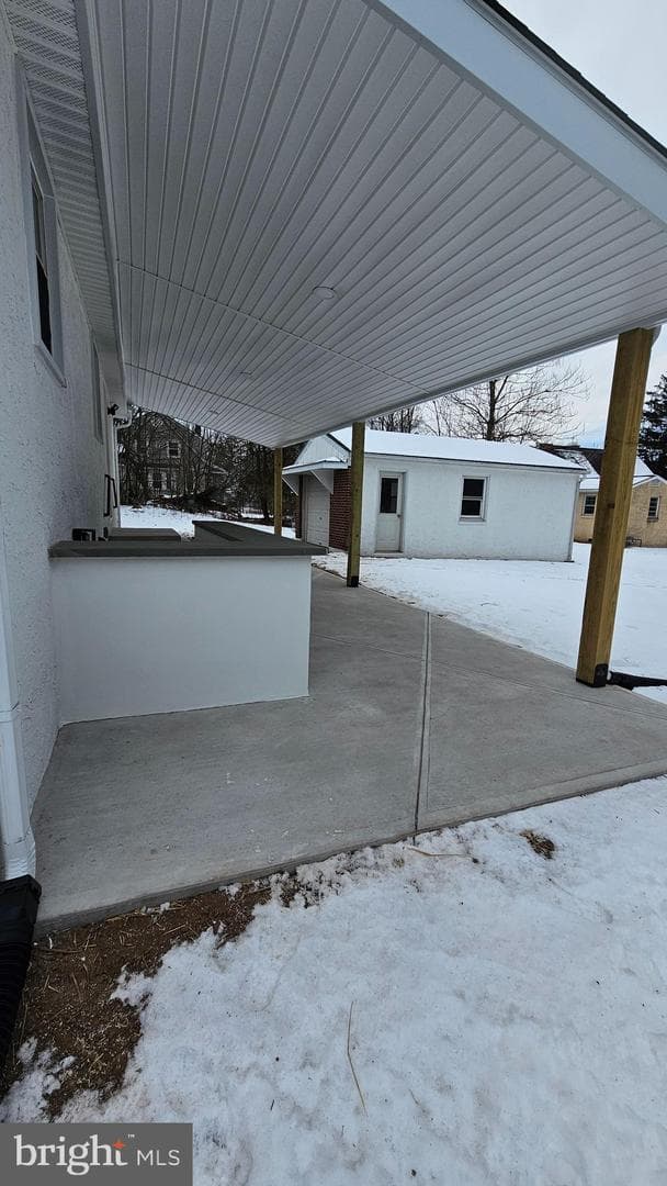 113 E Vine Street photo 56