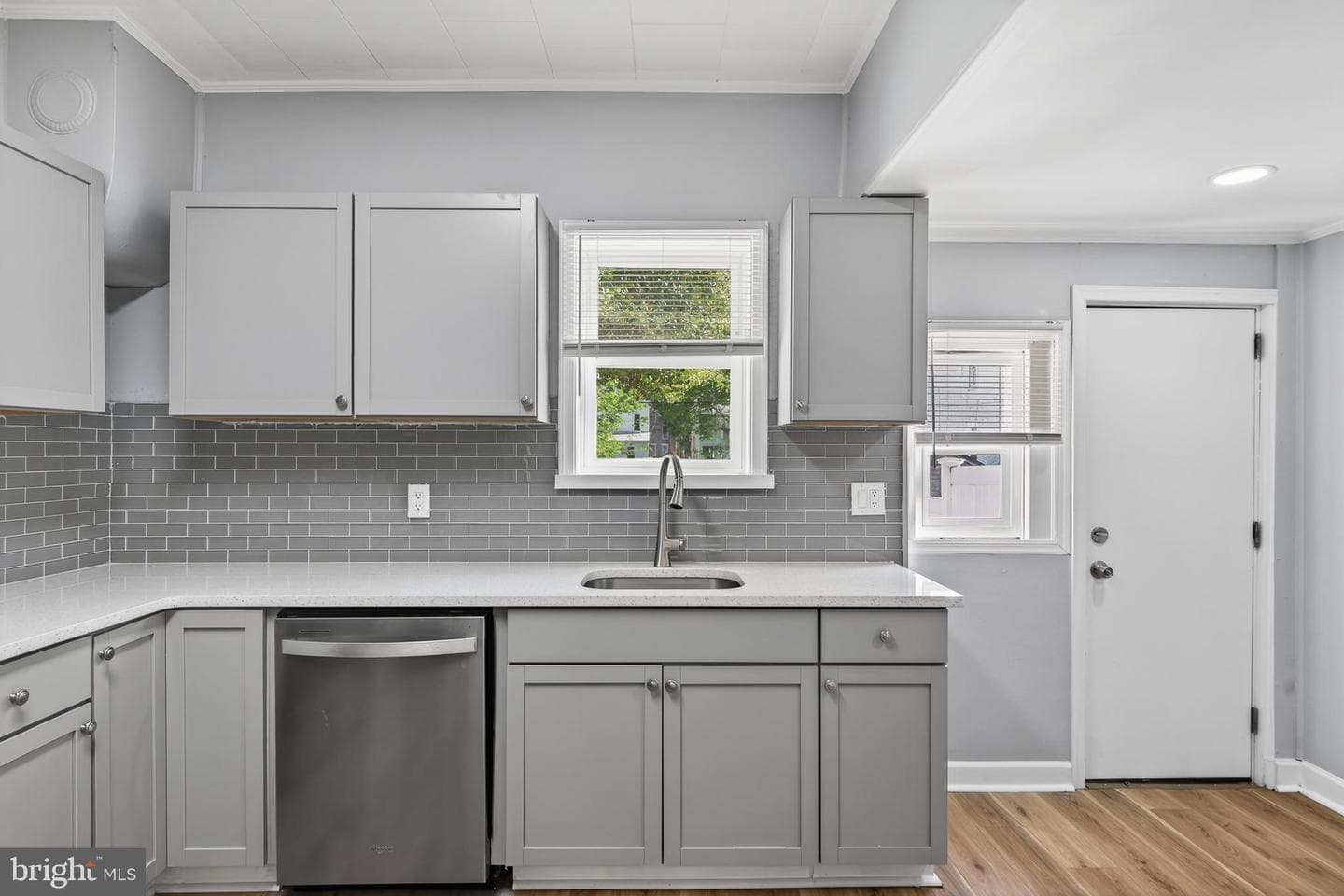 344 Lincoln Avenue photo 13