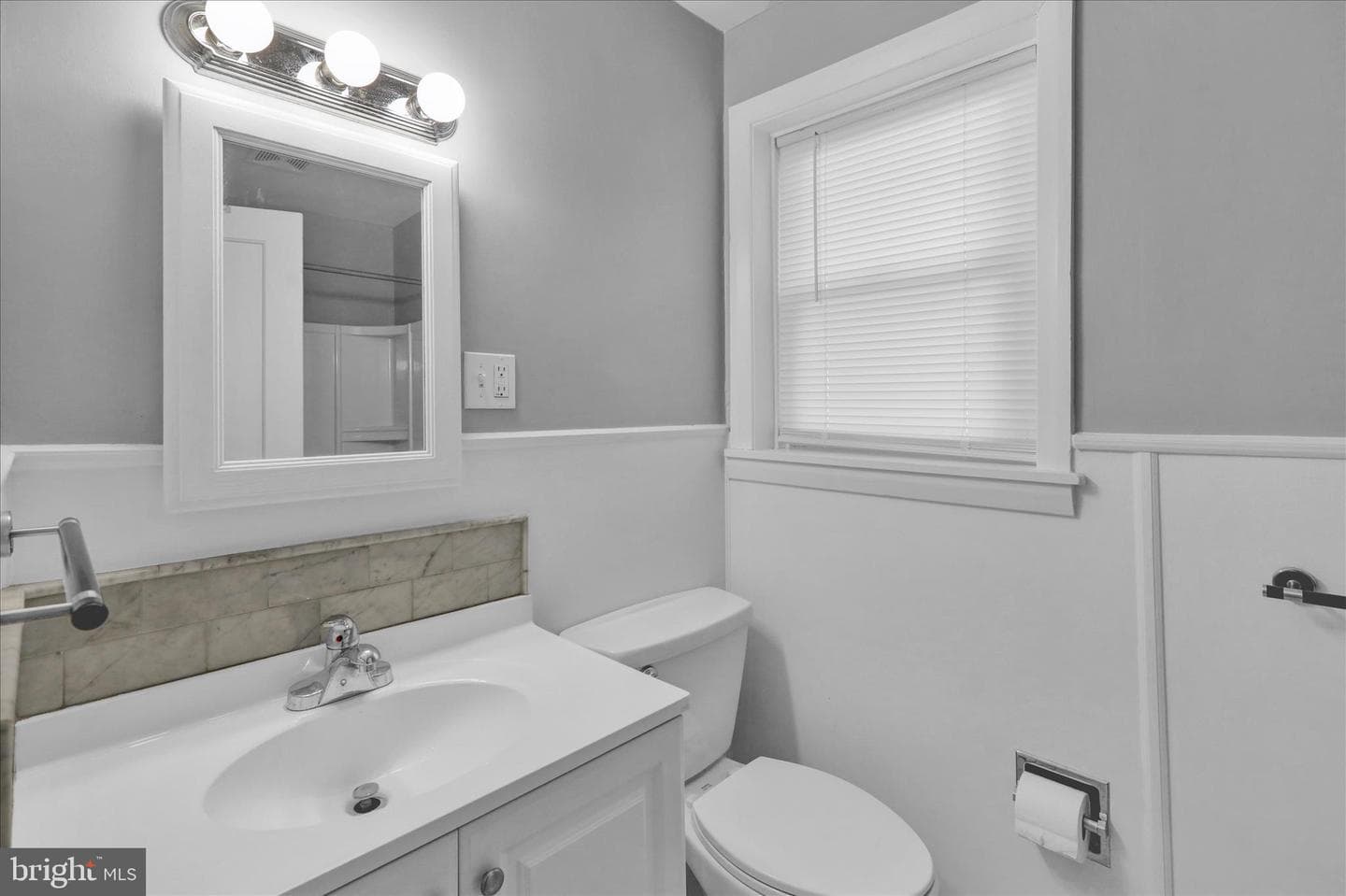 136 Reynolds Avenue photo 10