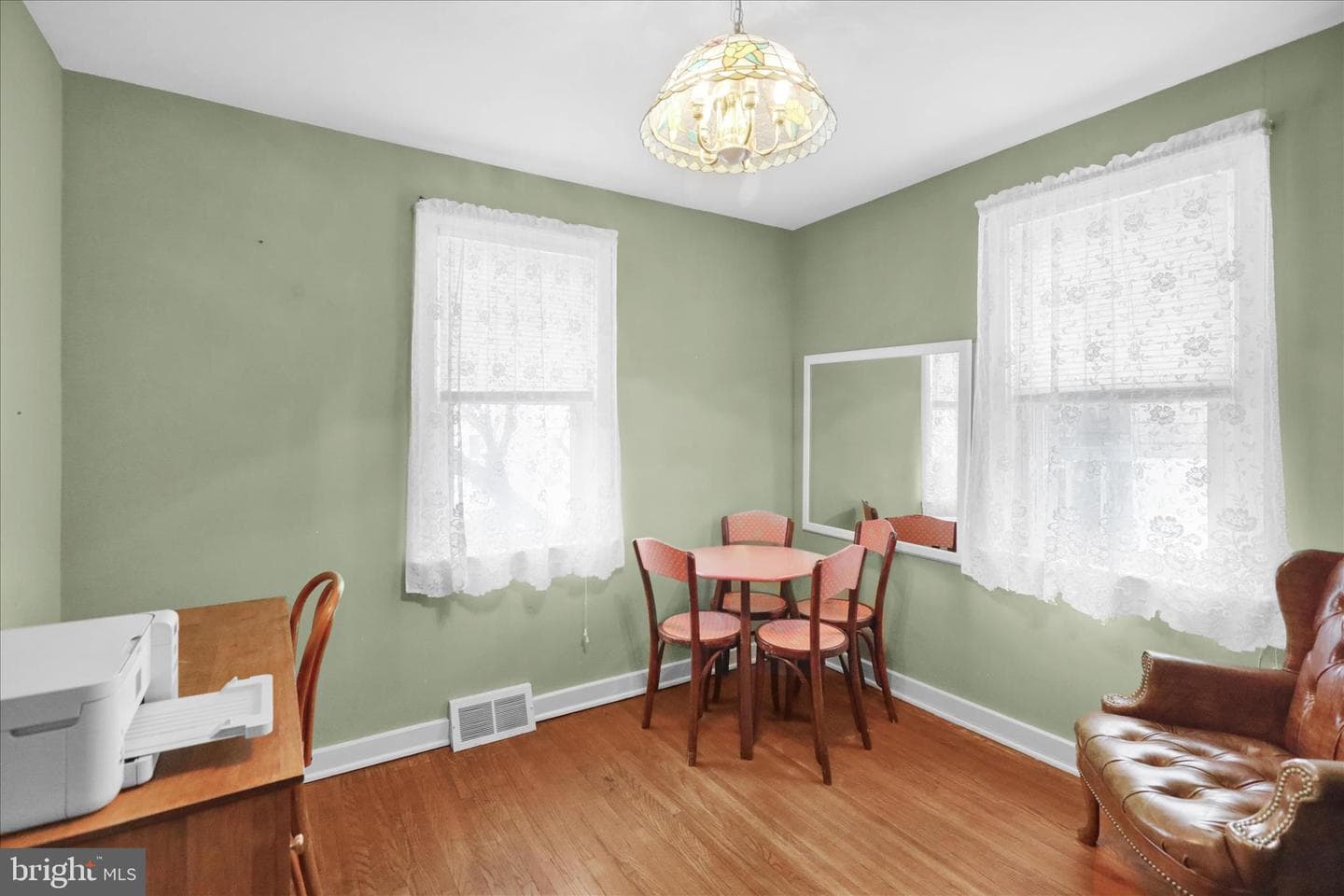 136 Reynolds Avenue photo 12
