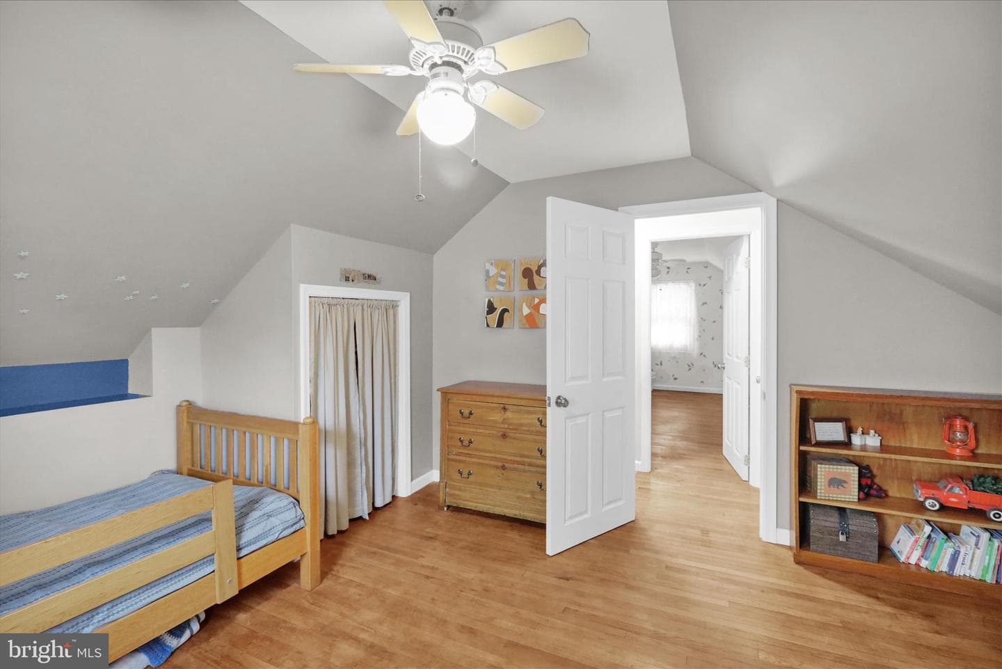 136 Reynolds Avenue photo 17