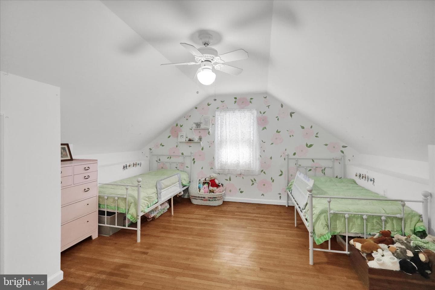 136 Reynolds Avenue photo 18