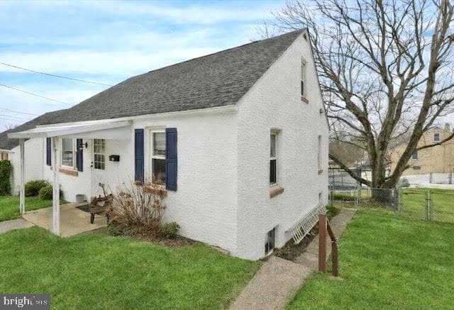 136 Reynolds Avenue photo 2