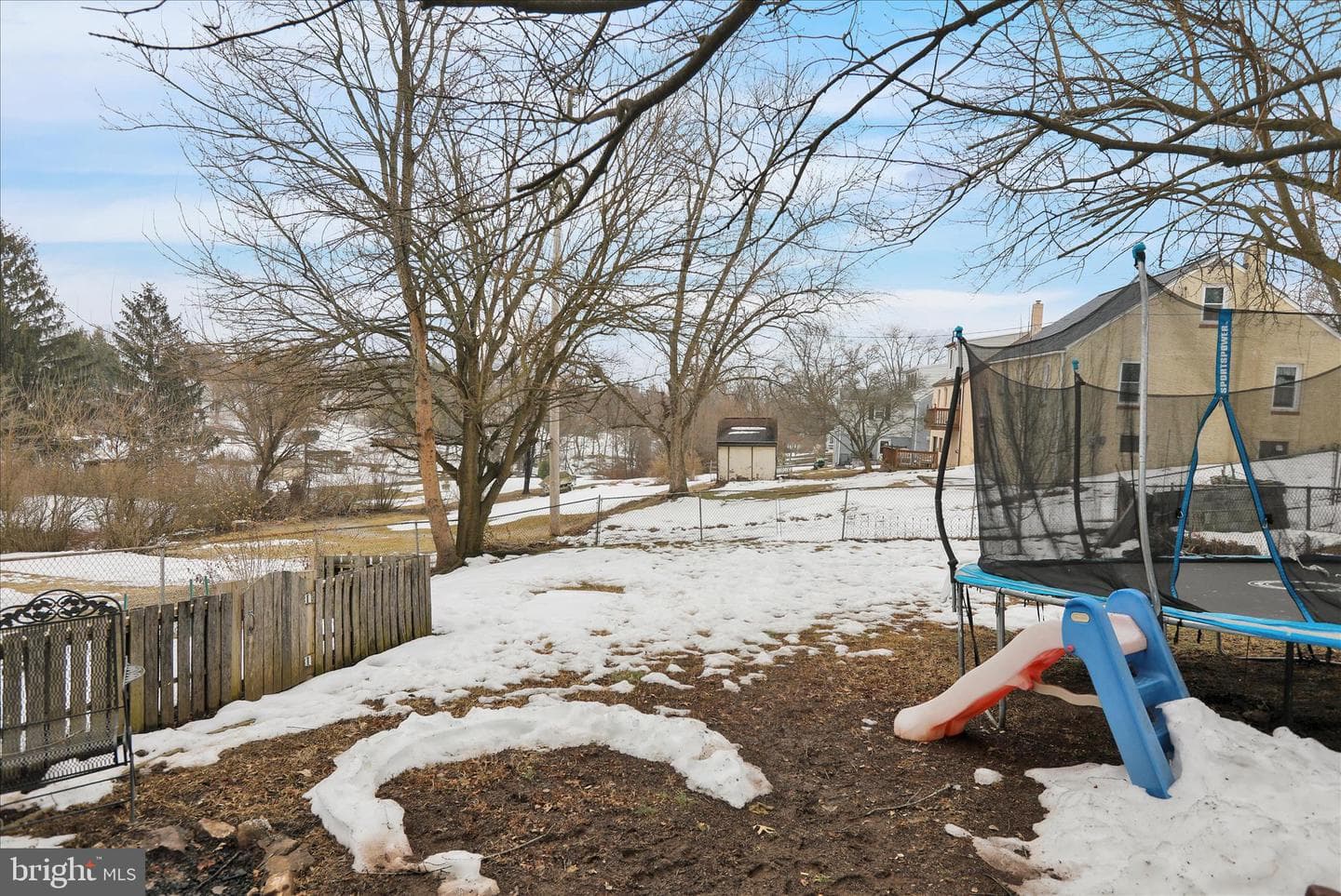 136 Reynolds Avenue photo 24