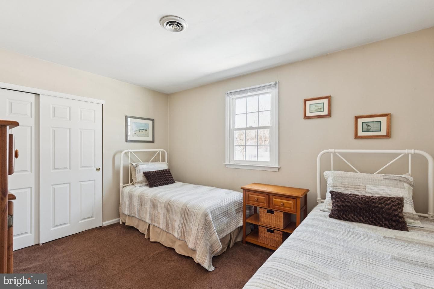 404 Enfield Road photo 21