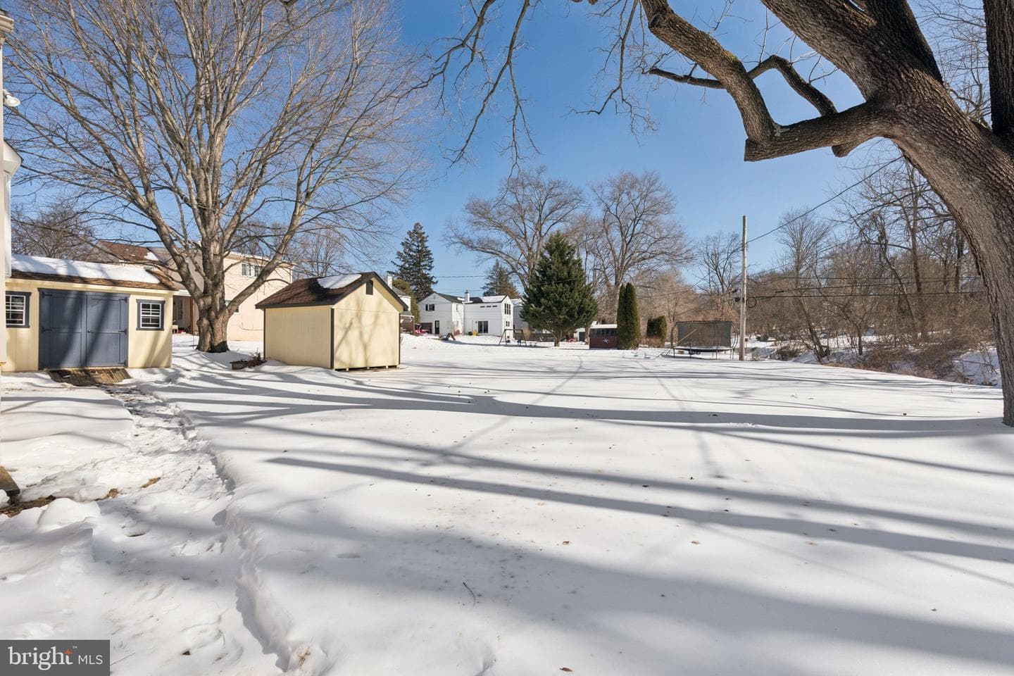 404 Enfield Road photo 33
