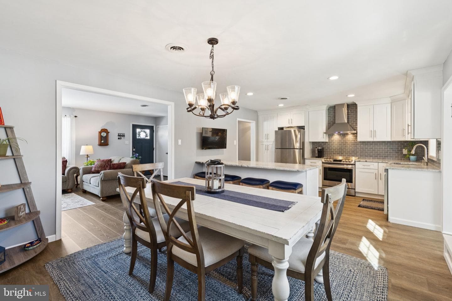404 Enfield Road photo 6