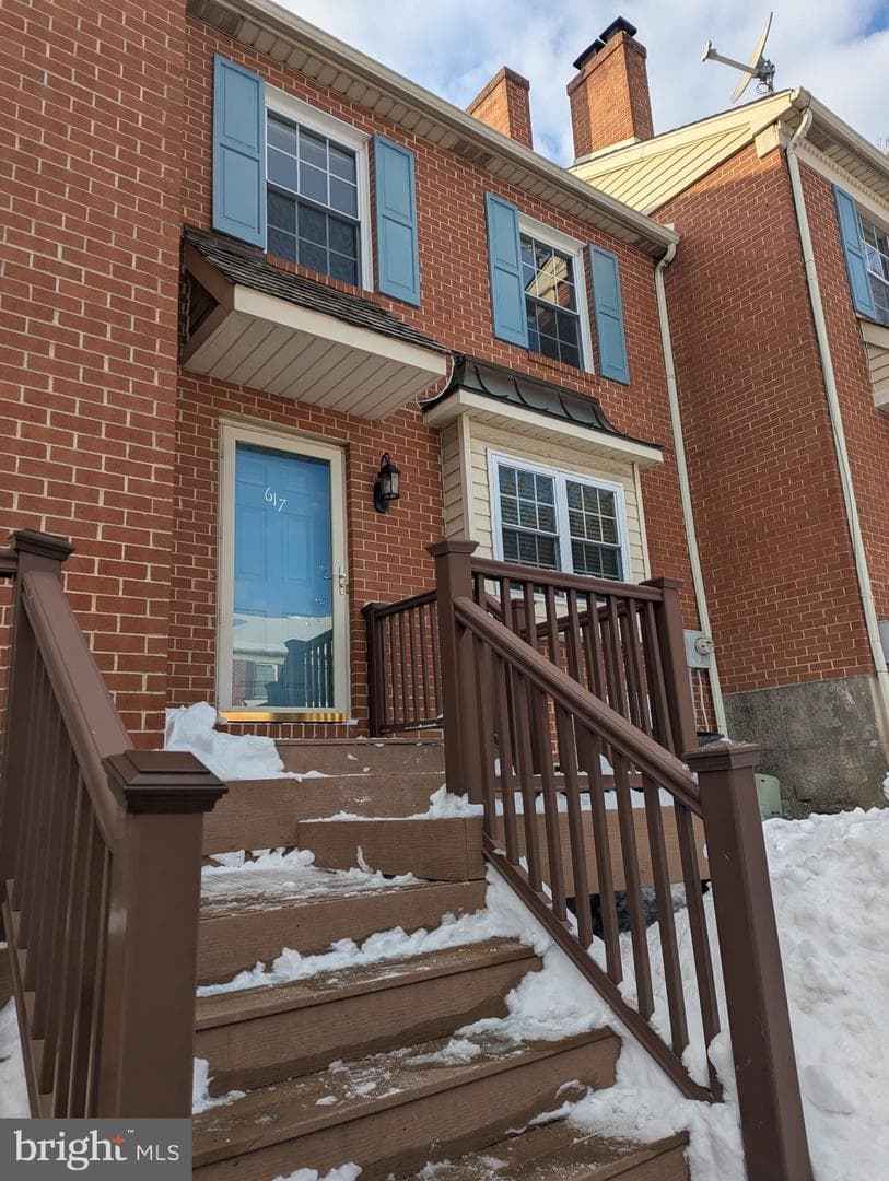 617 Coates Lane photo 1