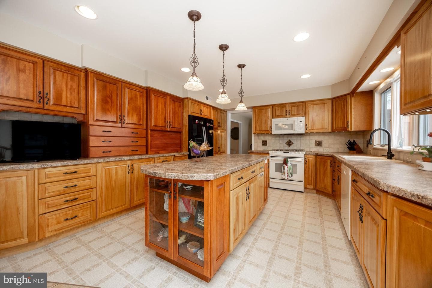 2041 Spring Valley Road photo 10
