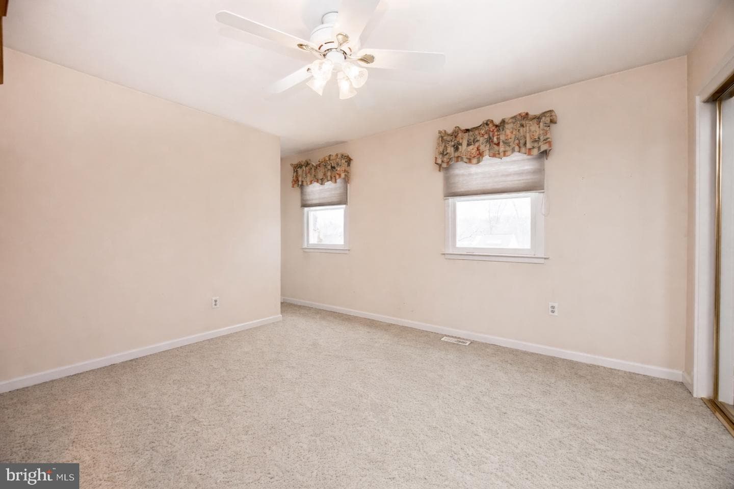 2041 Spring Valley Road photo 30