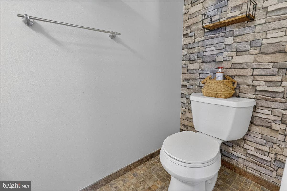 1158 Grove Street photo 12