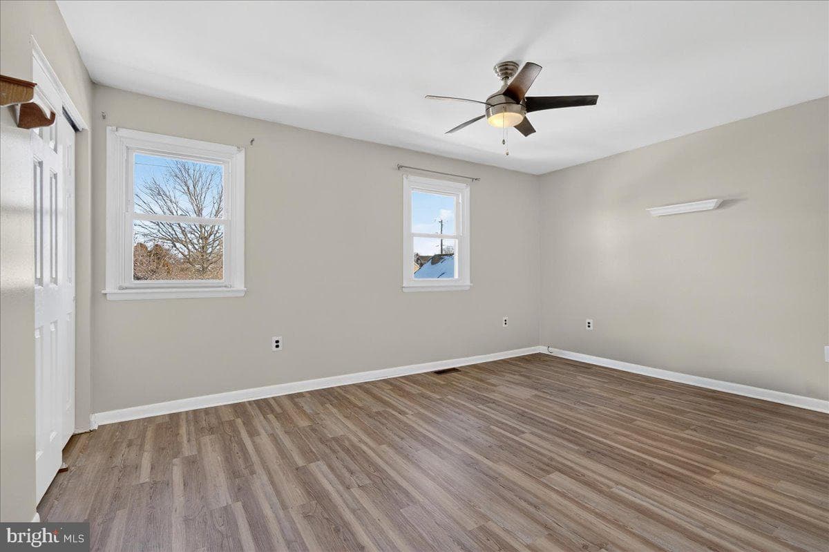 1158 Grove Street photo 14