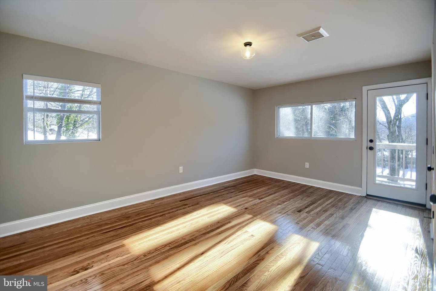 958 Longview Road photo 21
