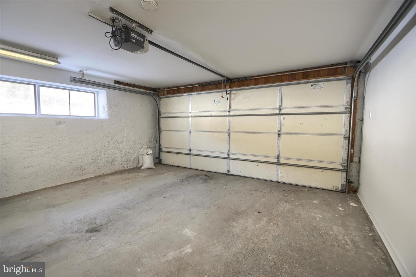 958 Longview Road photo 35