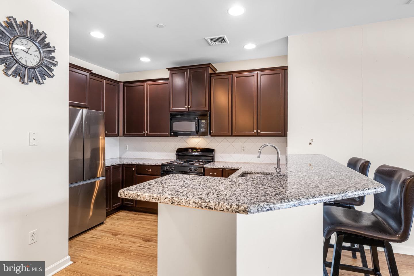 274 Carson Terrace photo 4