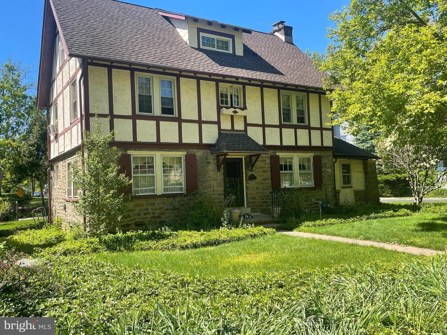 8128 Brookside Road, Elkins Park
