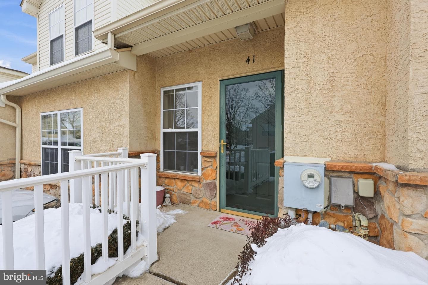 41 Stuart Dr photo 3