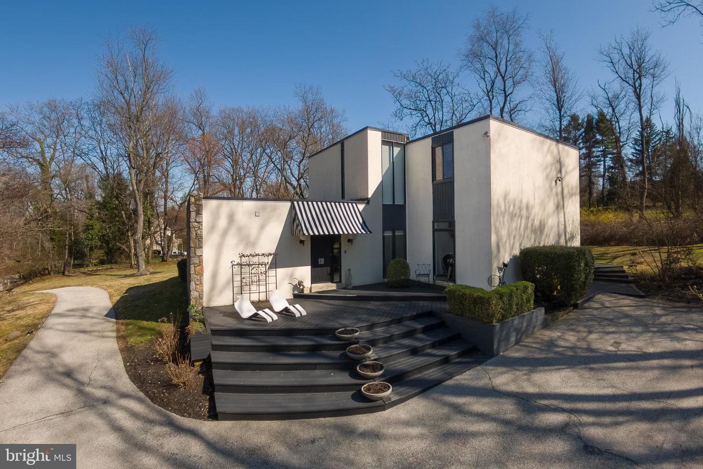 1335 Valley Road, Villanova
