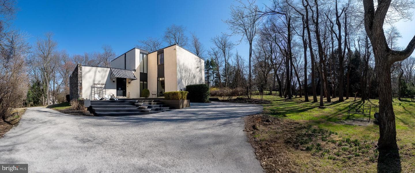1335 Valley Road, Villanova