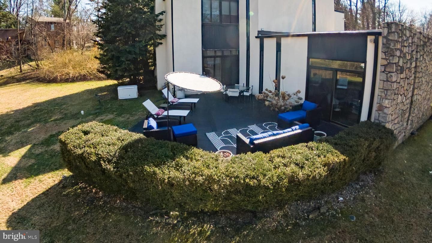 1335 Valley Road photo 25