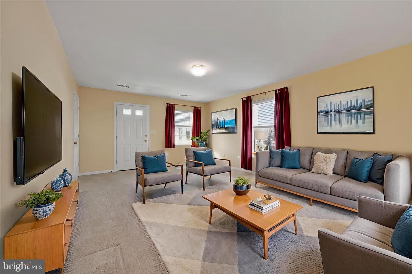 112 W Harmony Drive photo 8