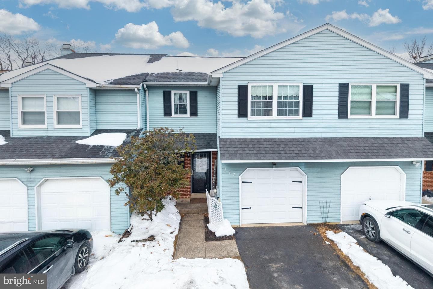 227 Jonathan Drive photo 1