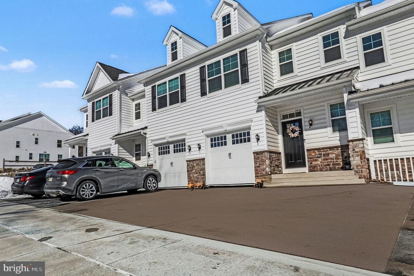 202 Arch Way photo 2