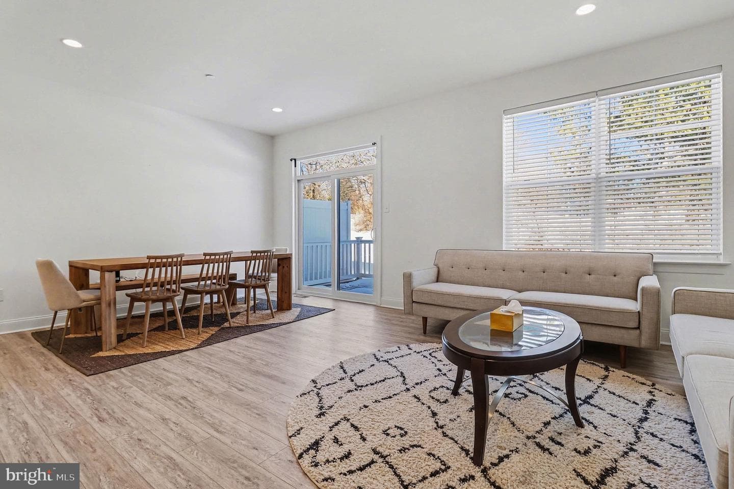 202 Arch Way photo 4