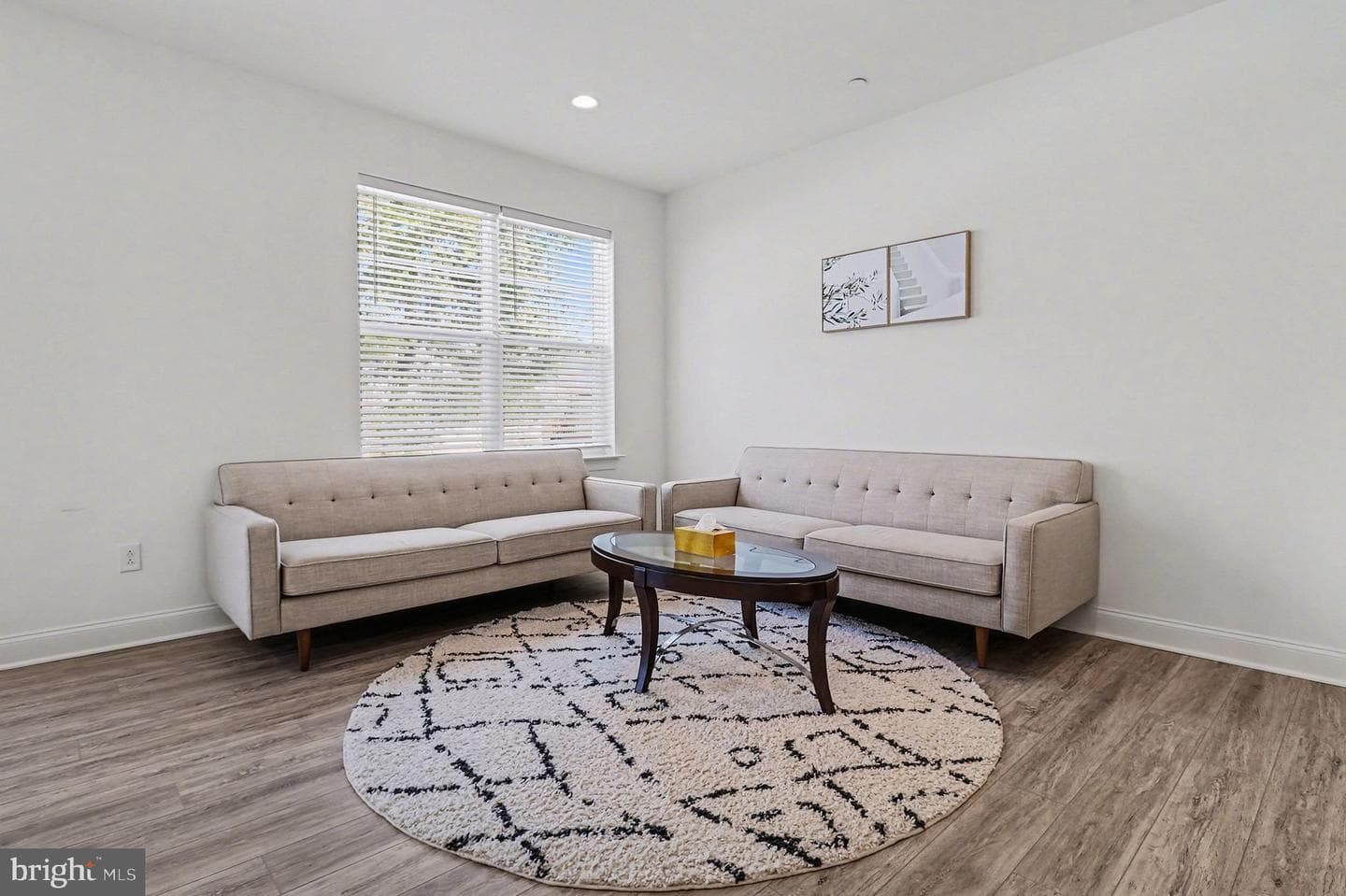 202 Arch Way photo 6