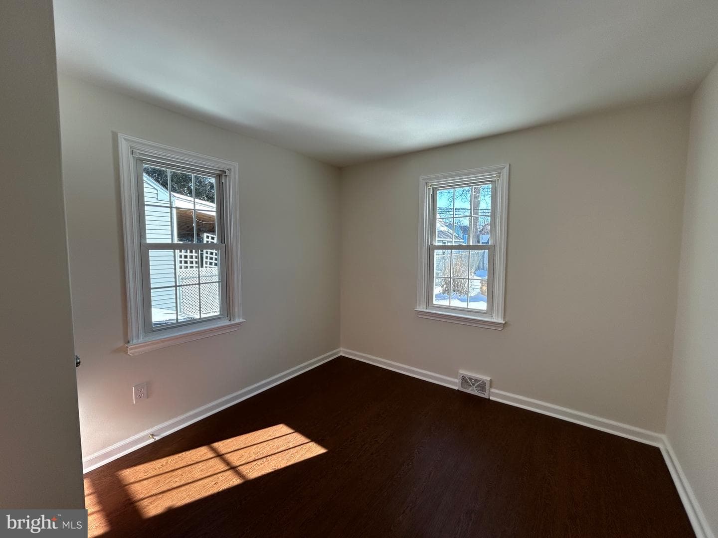 1369 Birchwood Avenue photo 10