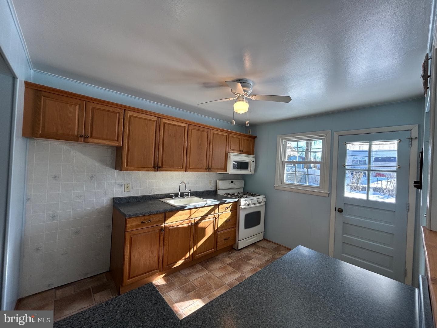 1369 Birchwood Avenue photo 8