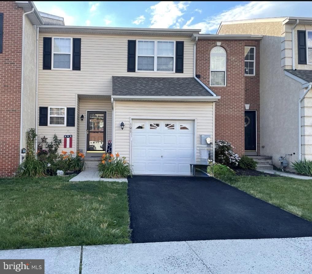 101 Green View Drive photo 1