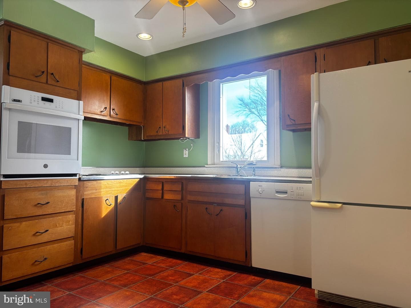 534 Barbara Drive photo 3