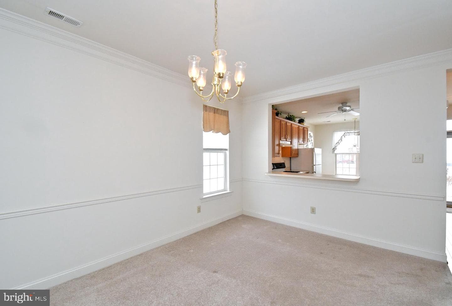 425 Ruth Court photo 3