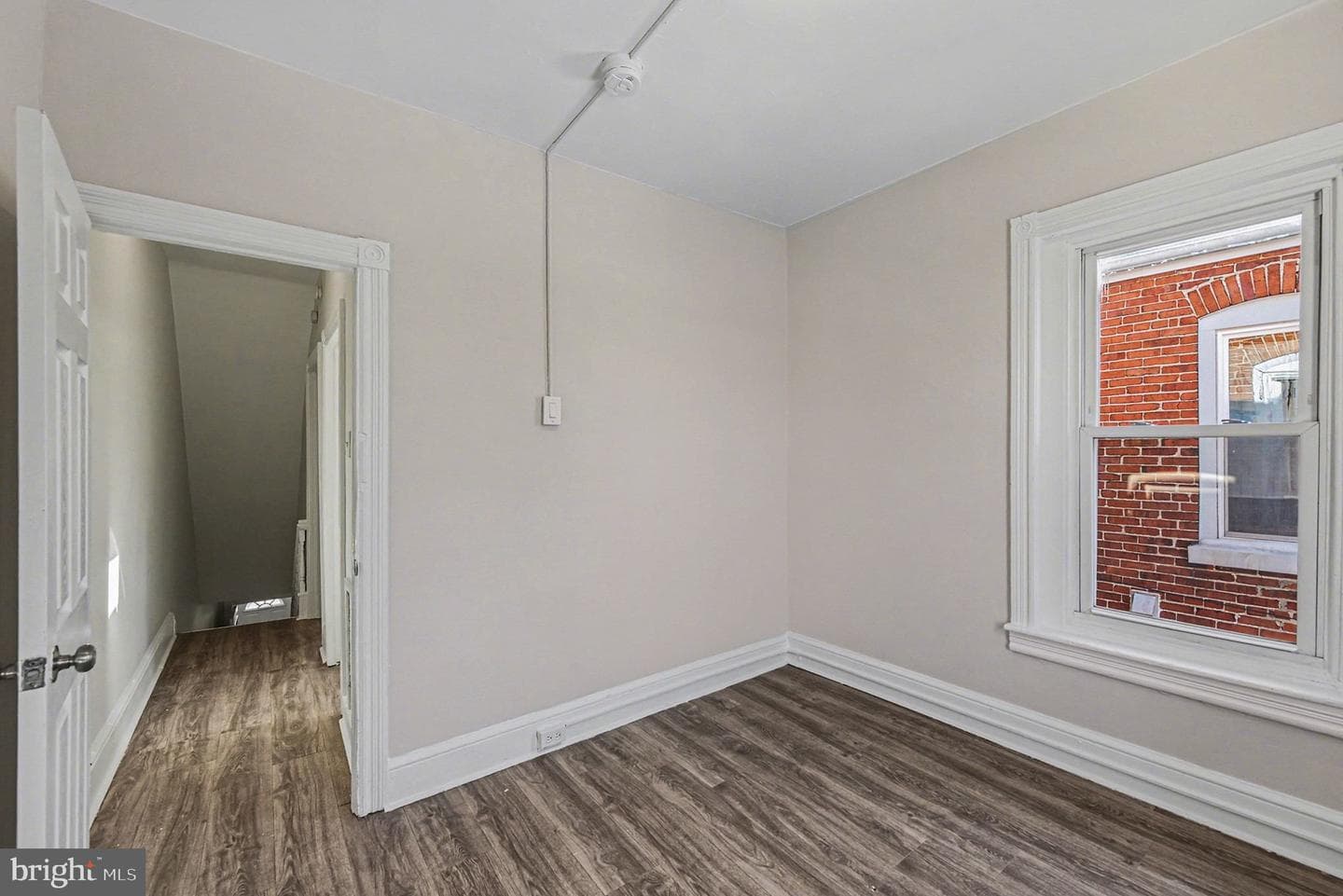 332 Oak Street photo 10