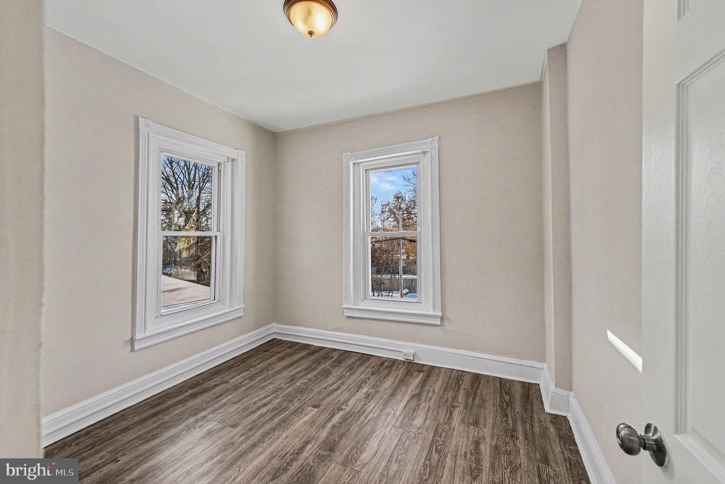 332 Oak Street photo 13
