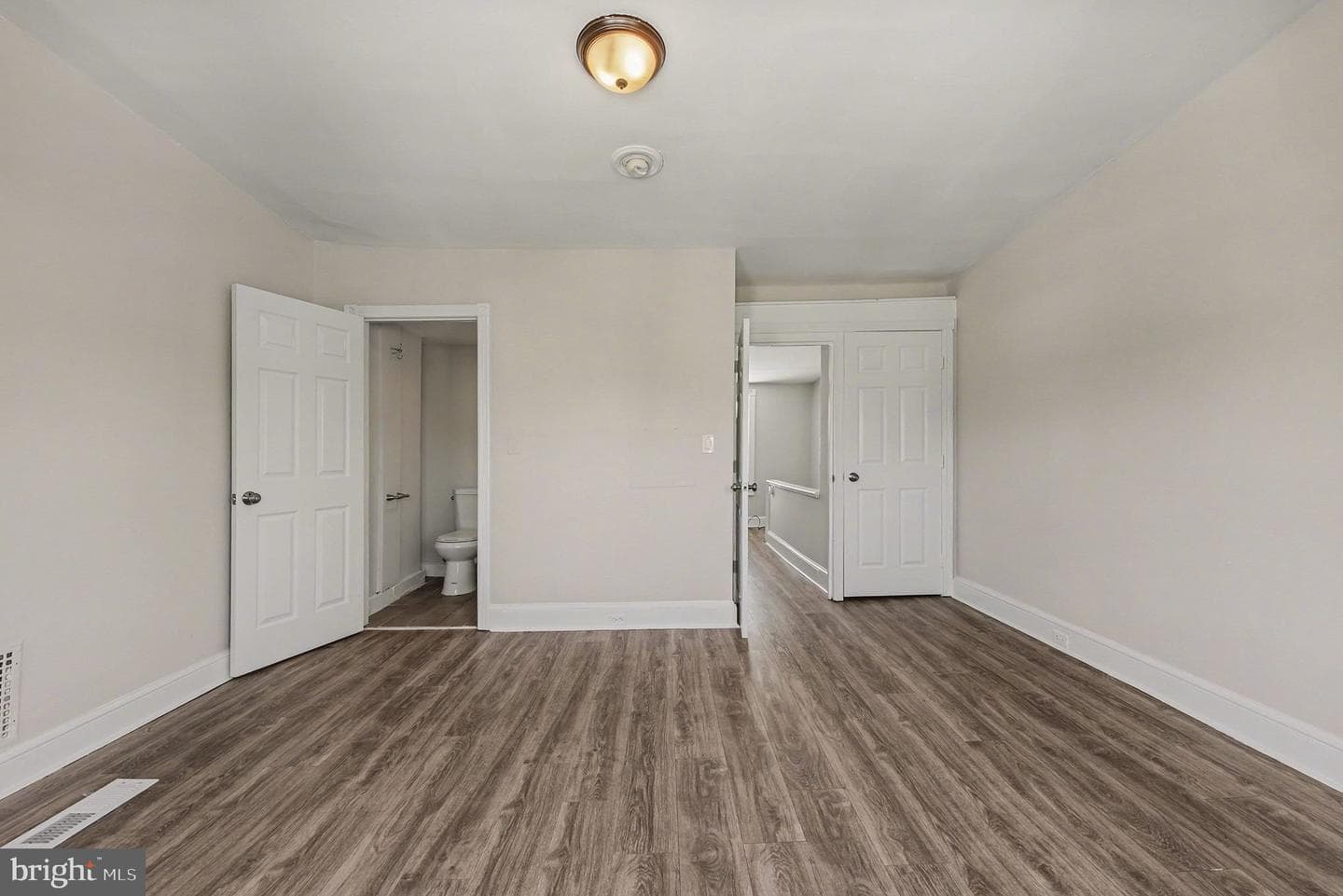 332 Oak Street photo 17