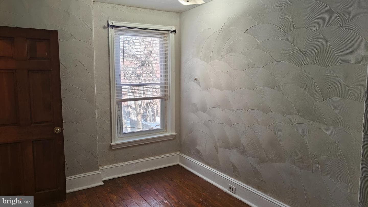 229 W Spruce Street photo 10