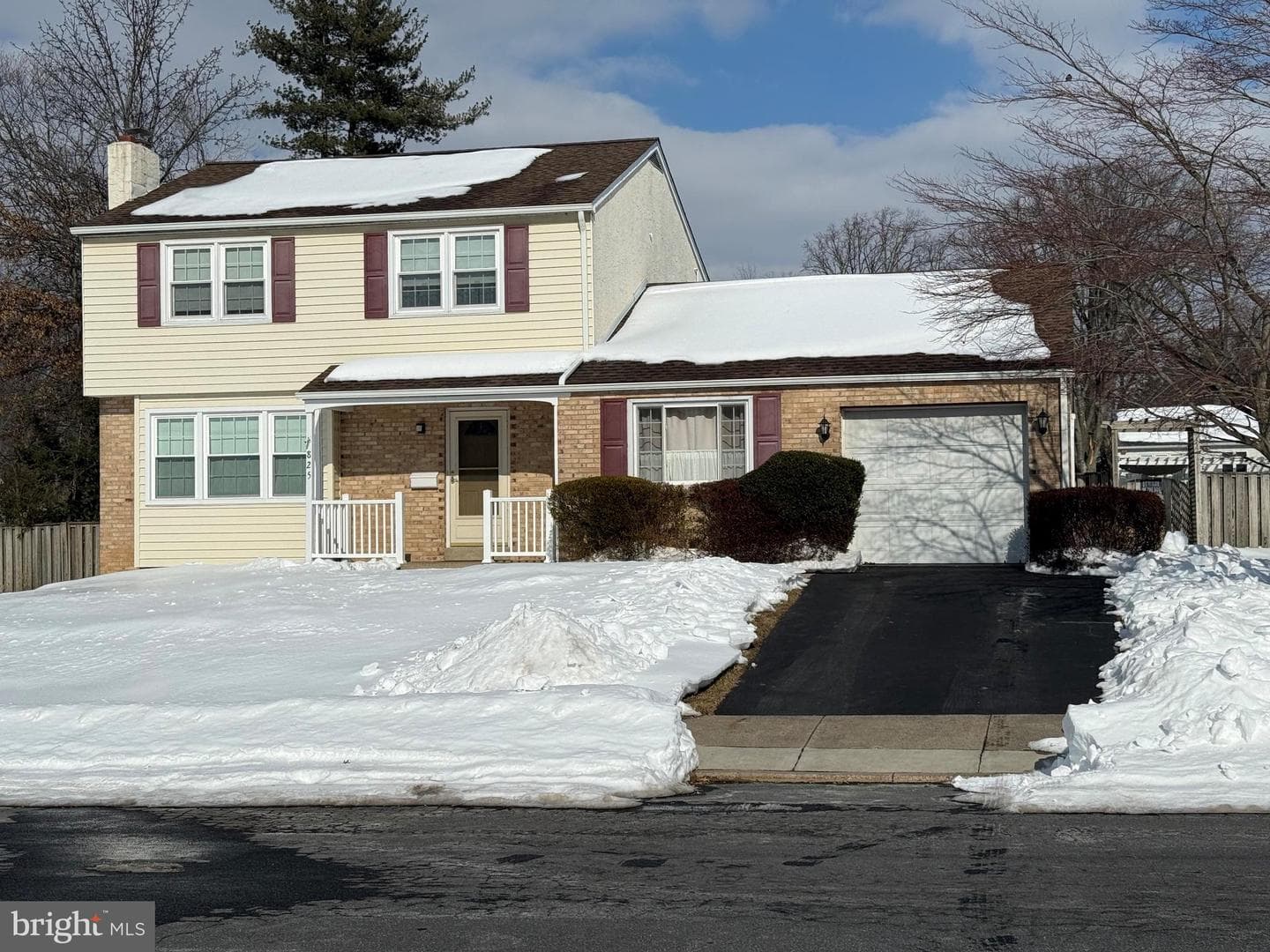 825 Lombardy Drive photo 1