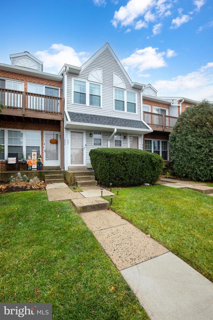 421 Wendover #126-B photo 1