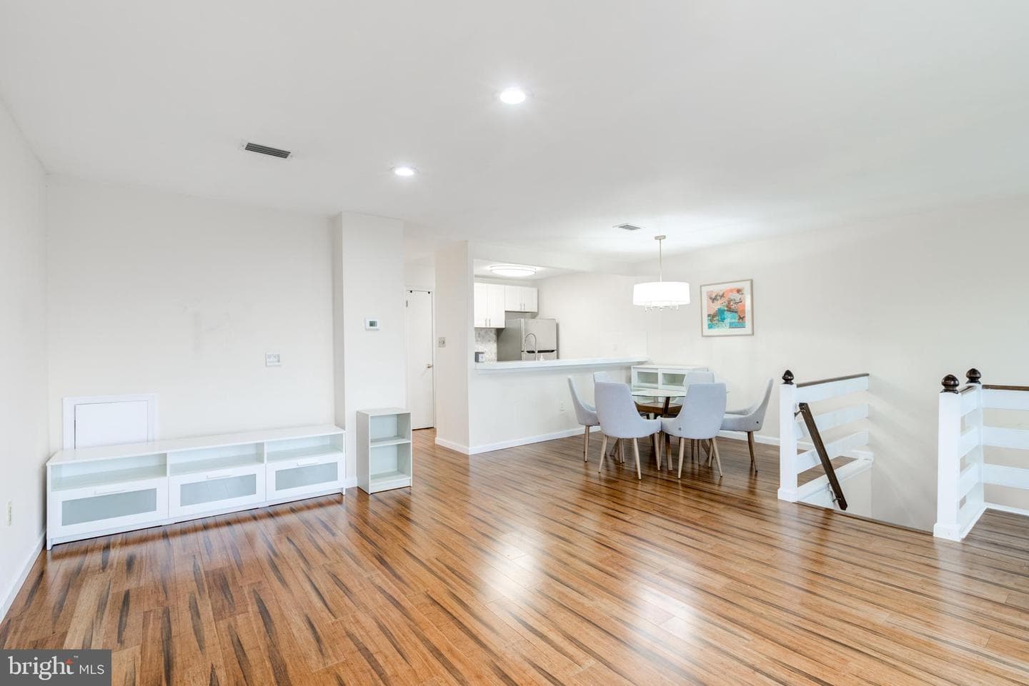 421 Wendover #126-B photo 5