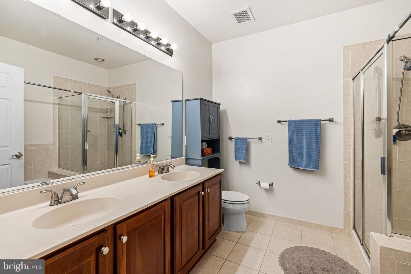 200 W Elm Street #1319 photo 16